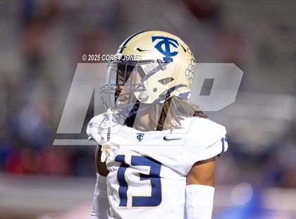Thumbnail 2 in Thomas County Central vs Veterans photogallery.
