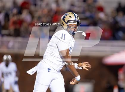 Thumbnail 2 in Thomas County Central vs Veterans photogallery.