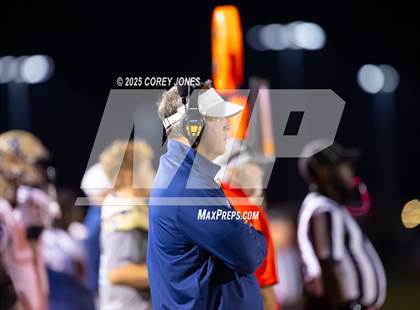 Thumbnail 1 in Thomas County Central vs Veterans photogallery.