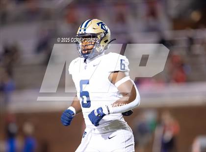 Thumbnail 1 in Thomas County Central vs Veterans photogallery.