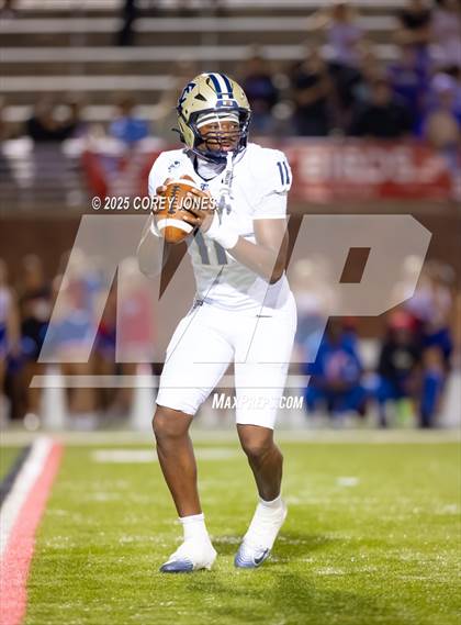 Thumbnail 3 in Thomas County Central vs Veterans photogallery.