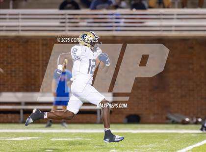 Thumbnail 1 in Thomas County Central vs Veterans photogallery.