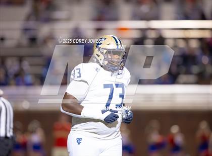 Thumbnail 1 in Thomas County Central vs Veterans photogallery.