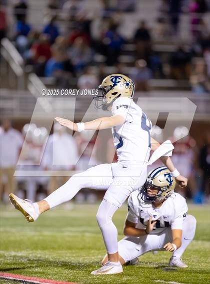 Thumbnail 3 in Thomas County Central vs Veterans photogallery.