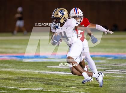 Thumbnail 3 in Thomas County Central vs Veterans photogallery.