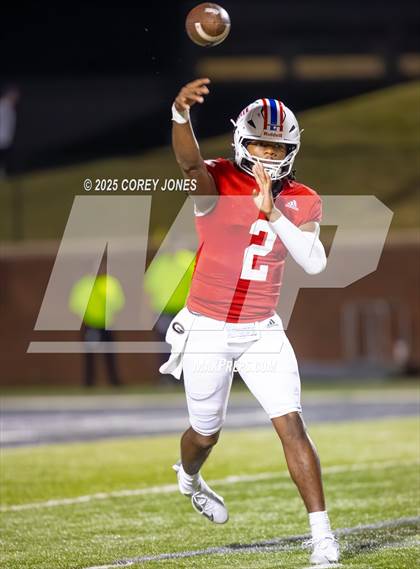 Thumbnail 3 in Thomas County Central vs Veterans photogallery.