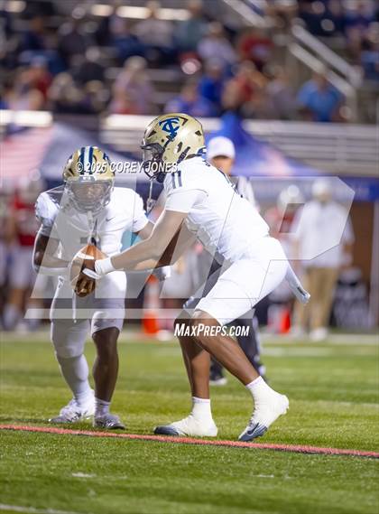 Thumbnail 3 in Thomas County Central vs Veterans photogallery.