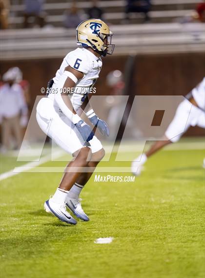 Thumbnail 1 in Thomas County Central vs Veterans photogallery.