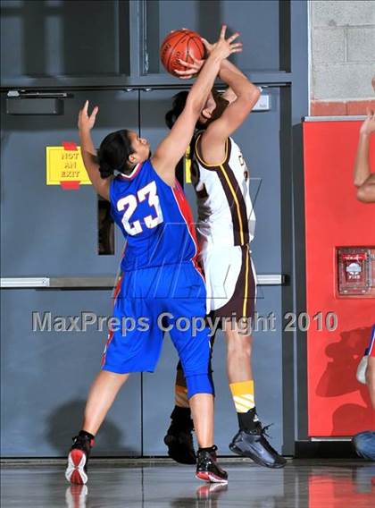 Thumbnail 3 in Serra vs. Valley Christian (CIF SS D5AA Final) photogallery.