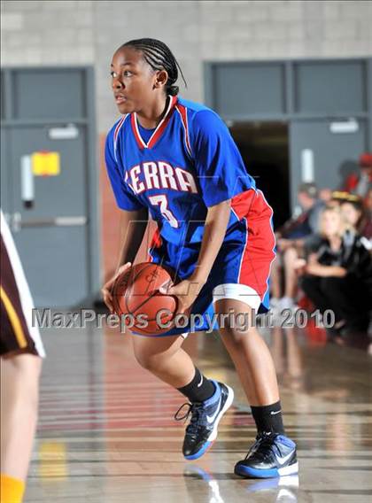 Thumbnail 1 in Serra vs. Valley Christian (CIF SS D5AA Final) photogallery.