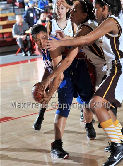 Thumbnail 3 in Serra vs. Valley Christian (CIF SS D5AA Final) photogallery.