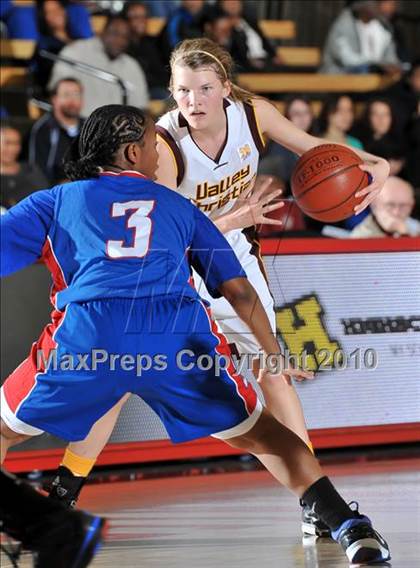 Thumbnail 2 in Serra vs. Valley Christian (CIF SS D5AA Final) photogallery.