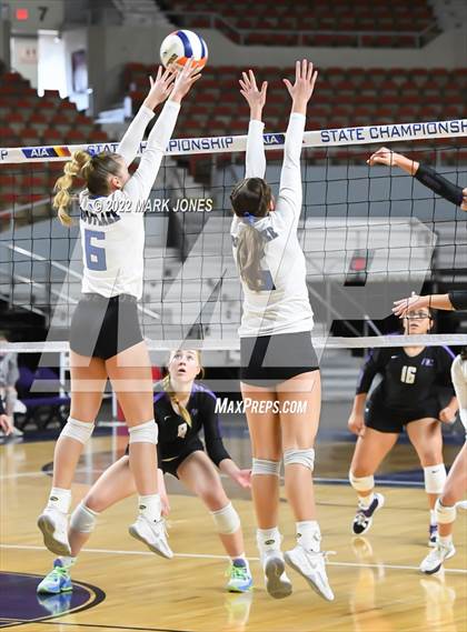 Thumbnail 2 in Northwest Christian vs. Snowflake (AIA 3A Final) photogallery.