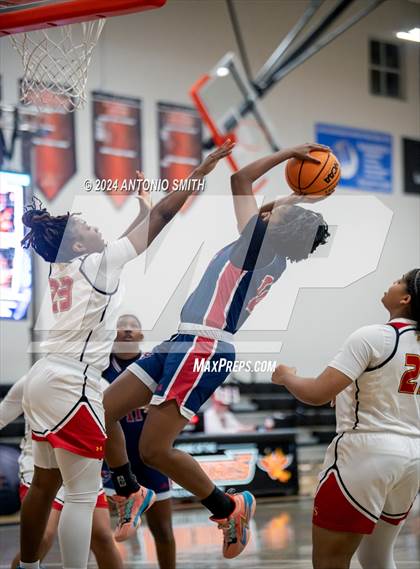 Thumbnail 1 in Apex Friendship vs. Elizabeth Seton (Battle in the Bull Invitational) photogallery.