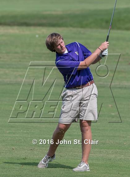 Thumbnail 2 in TSSAA 8AAA District Tournament photogallery.