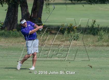 Thumbnail 1 in TSSAA 8AAA District Tournament photogallery.