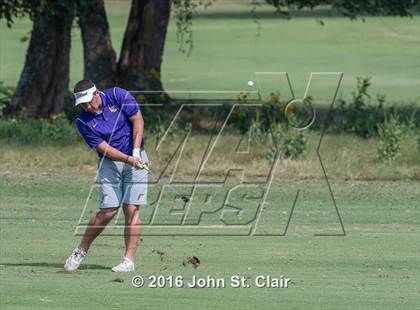 Thumbnail 3 in TSSAA 8AAA District Tournament photogallery.