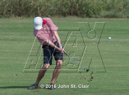 Thumbnail 2 in TSSAA 8AAA District Tournament photogallery.