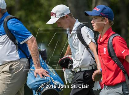 Thumbnail 1 in TSSAA 8AAA District Tournament photogallery.