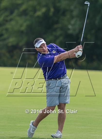 Thumbnail 2 in TSSAA 8AAA District Tournament photogallery.