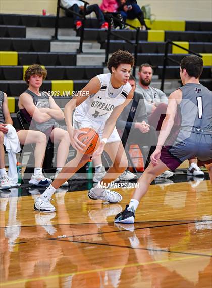 Thumbnail 1 in Giddings vs Fayetteville photogallery.