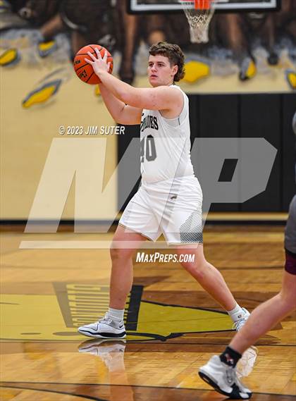 Thumbnail 1 in Giddings vs Fayetteville photogallery.