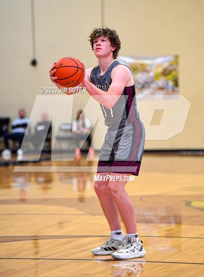 Thumbnail 1 in Giddings vs Fayetteville photogallery.