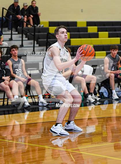 Thumbnail 2 in Giddings vs Fayetteville photogallery.