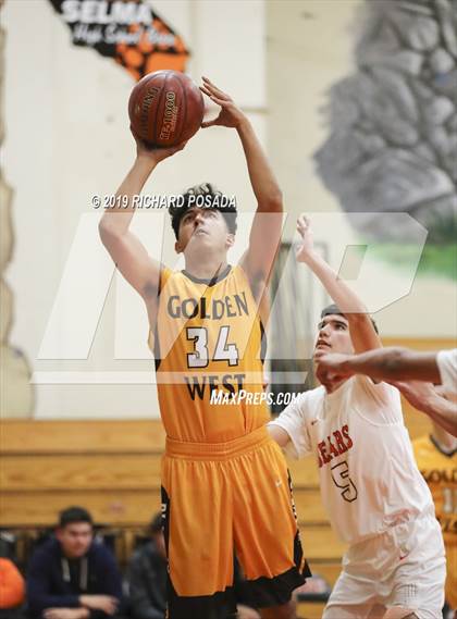 Thumbnail 1 in Golden West @ Selma photogallery.