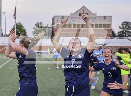 Thumbnail 3 in Lovett vs Pace Academy (GHSA 2A Championship) photogallery.