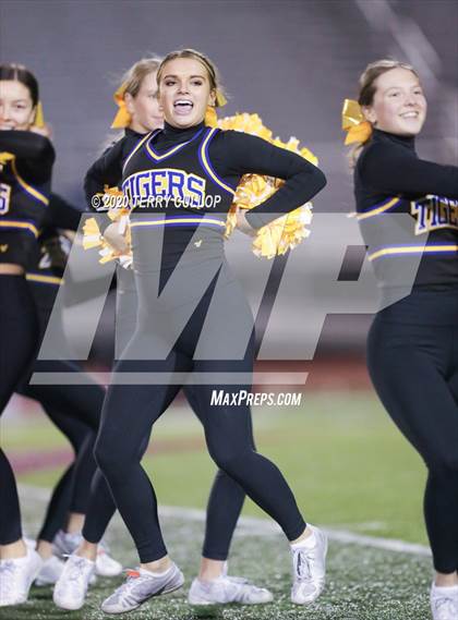 Thumbnail 2 in Maple Mountain vs. Orem (UHSAA 5A Semifinal) photogallery.