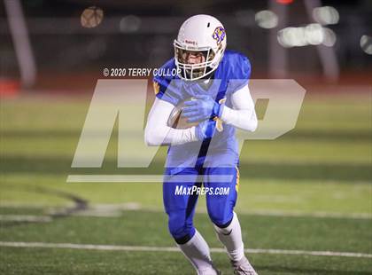 Thumbnail 2 in Maple Mountain vs. Orem (UHSAA 5A Semifinal) photogallery.