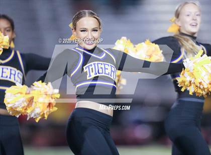 Thumbnail 2 in Maple Mountain vs. Orem (UHSAA 5A Semifinal) photogallery.