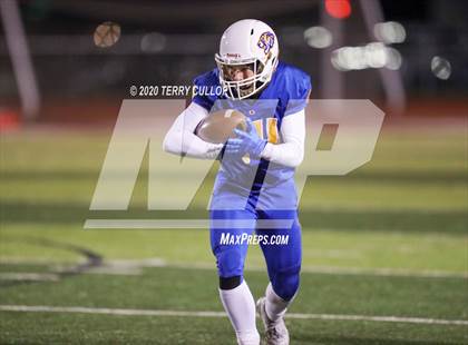 Thumbnail 1 in Maple Mountain vs. Orem (UHSAA 5A Semifinal) photogallery.