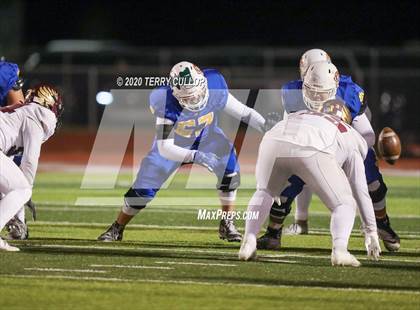Thumbnail 3 in Maple Mountain vs. Orem (UHSAA 5A Semifinal) photogallery.