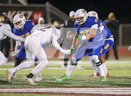 Thumbnail 3 in Maple Mountain vs. Orem (UHSAA 5A Semifinal) photogallery.