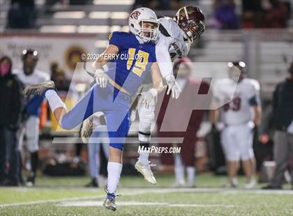 Thumbnail 3 in Maple Mountain vs. Orem (UHSAA 5A Semifinal) photogallery.
