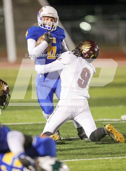 Thumbnail 2 in Maple Mountain vs. Orem (UHSAA 5A Semifinal) photogallery.