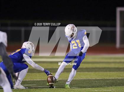 Thumbnail 1 in Maple Mountain vs. Orem (UHSAA 5A Semifinal) photogallery.