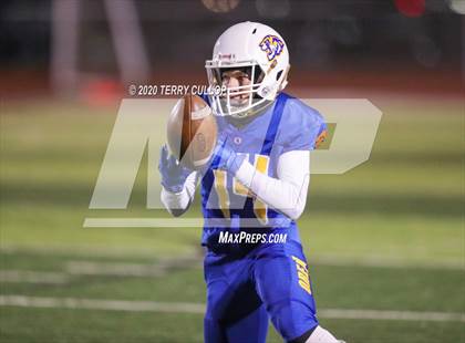 Thumbnail 1 in Maple Mountain vs. Orem (UHSAA 5A Semifinal) photogallery.