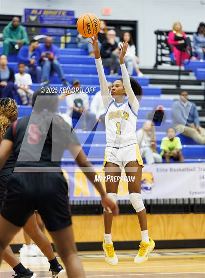 Thumbnail 1 in Alpharetta @ Chattahoochee photogallery.