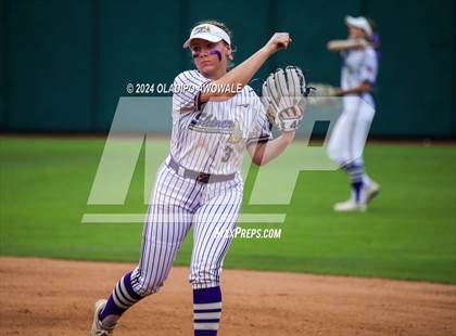 Thumbnail 2 in Crawford @ Shiner (UIL 2A Softball Semifinal) photogallery.