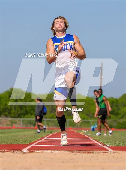 Thumbnail 2 in UIL 3A Area (Jumping Events) photogallery.