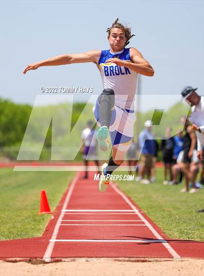Thumbnail 3 in UIL 3A Area (Jumping Events) photogallery.