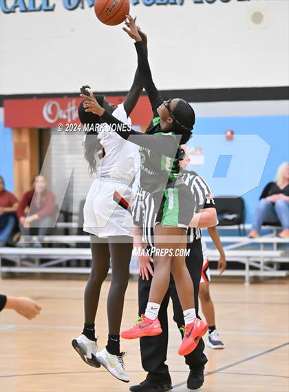 Thumbnail 1 in Glendale vs. Phoenix Christian (Lady Wolves Court Classic) photogallery.