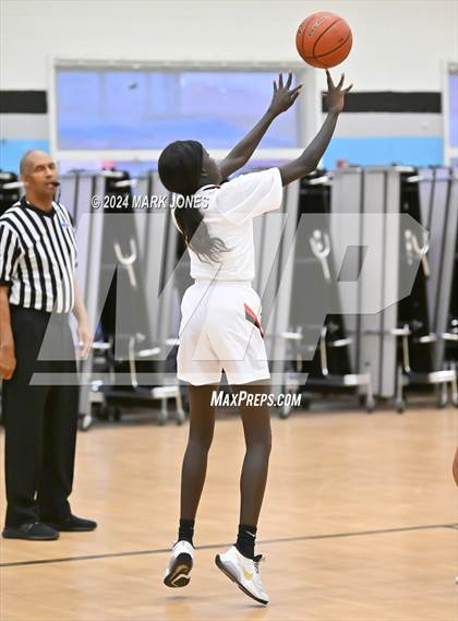Thumbnail 1 in Glendale vs. Phoenix Christian (Lady Wolves Court Classic) photogallery.