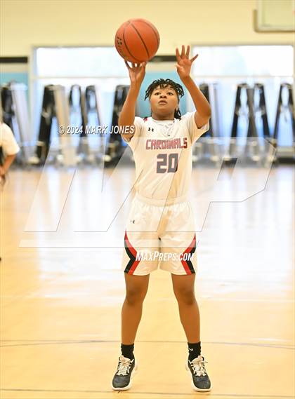 Thumbnail 2 in Glendale vs. Phoenix Christian (Lady Wolves Court Classic) photogallery.