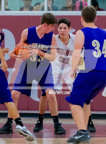 Thumbnail 1 in FR: D'Hanis vs Dilley Freshman photogallery.