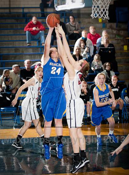 Thumbnail 1 in Newport Central Catholic vs Holy Cross (All A Classic) photogallery.