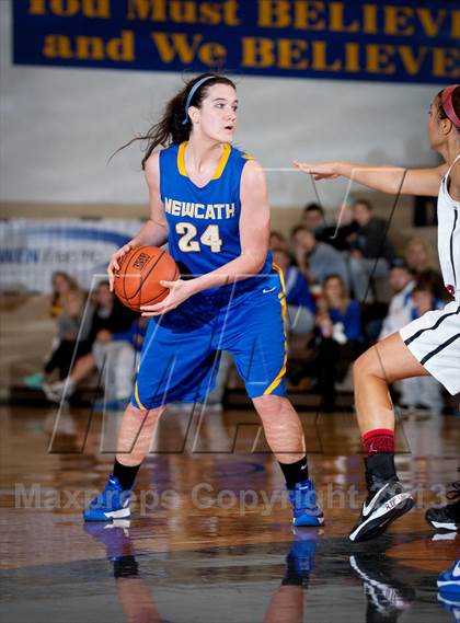 Thumbnail 3 in Newport Central Catholic vs Holy Cross (All A Classic) photogallery.